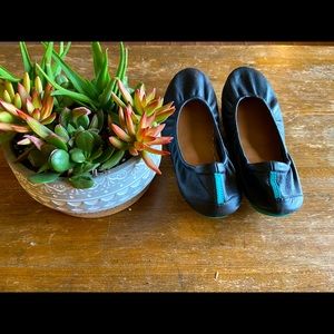 Black Tieks